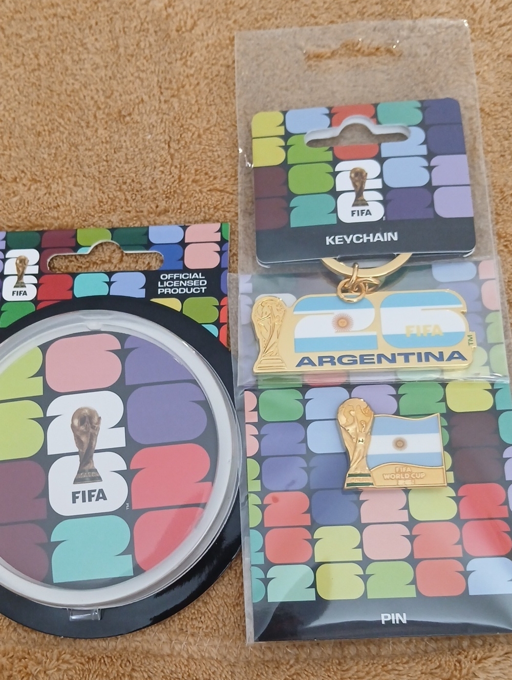 New CollectorArgentina Keychain and Pin Set, Fifa Pin.